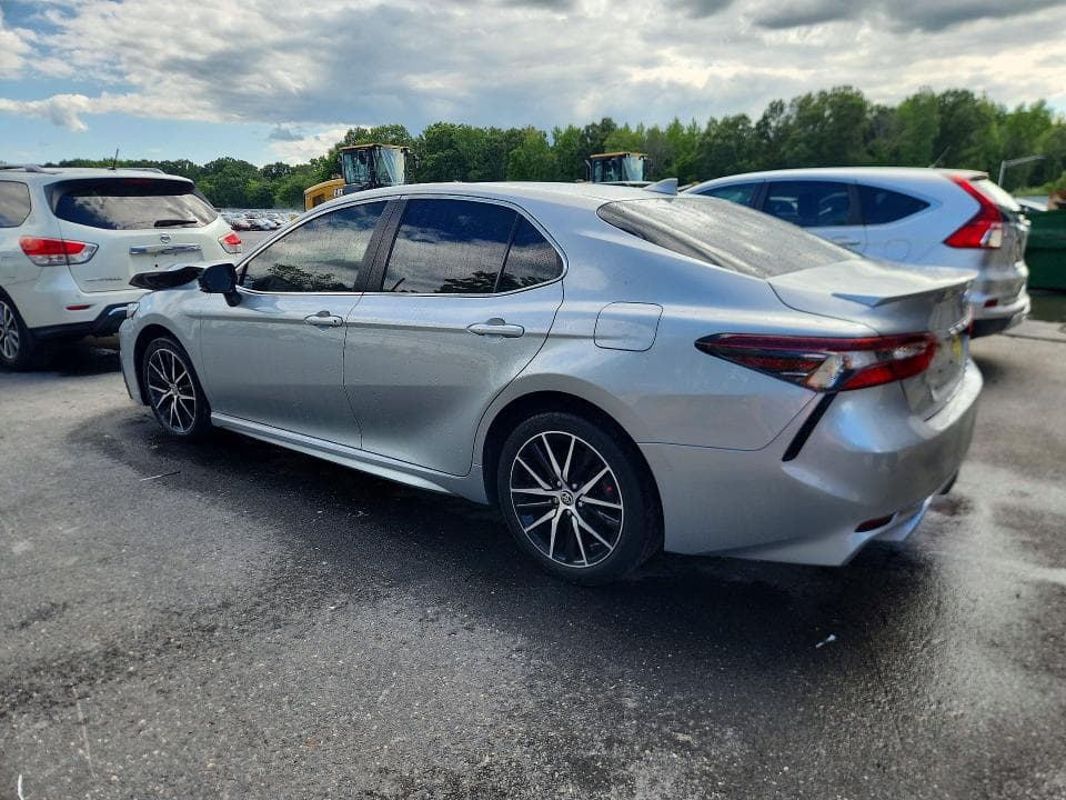 2022 TOYOTA CAMRY SE 2