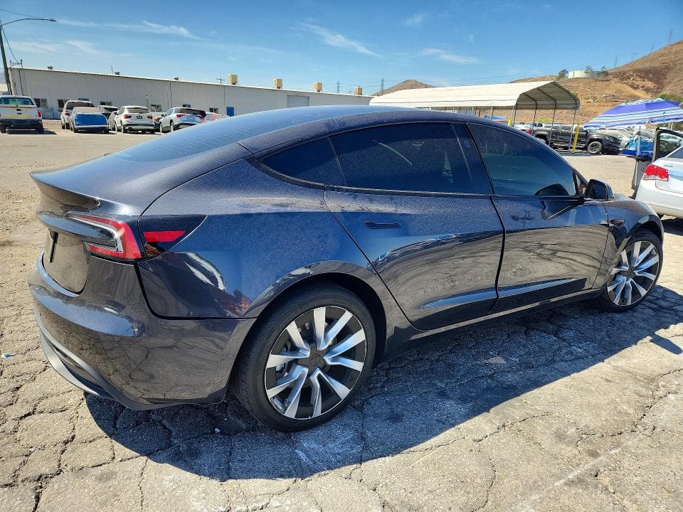 2025 TESLA MODEL 3 3