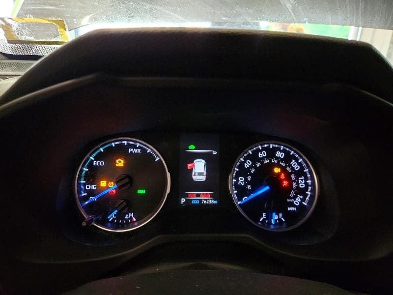 2020 TOYOTA RAV4 LE 9