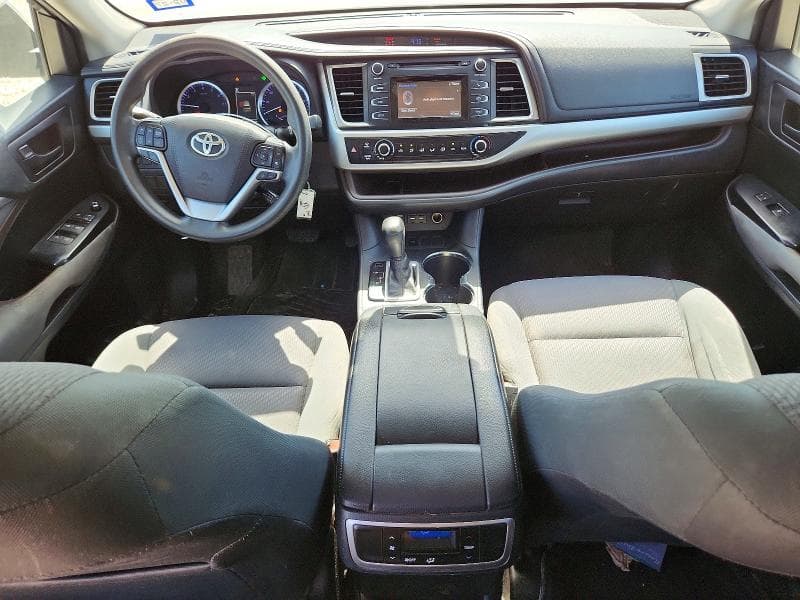 2019 TOYOTA HIGHLANDER LE 8
