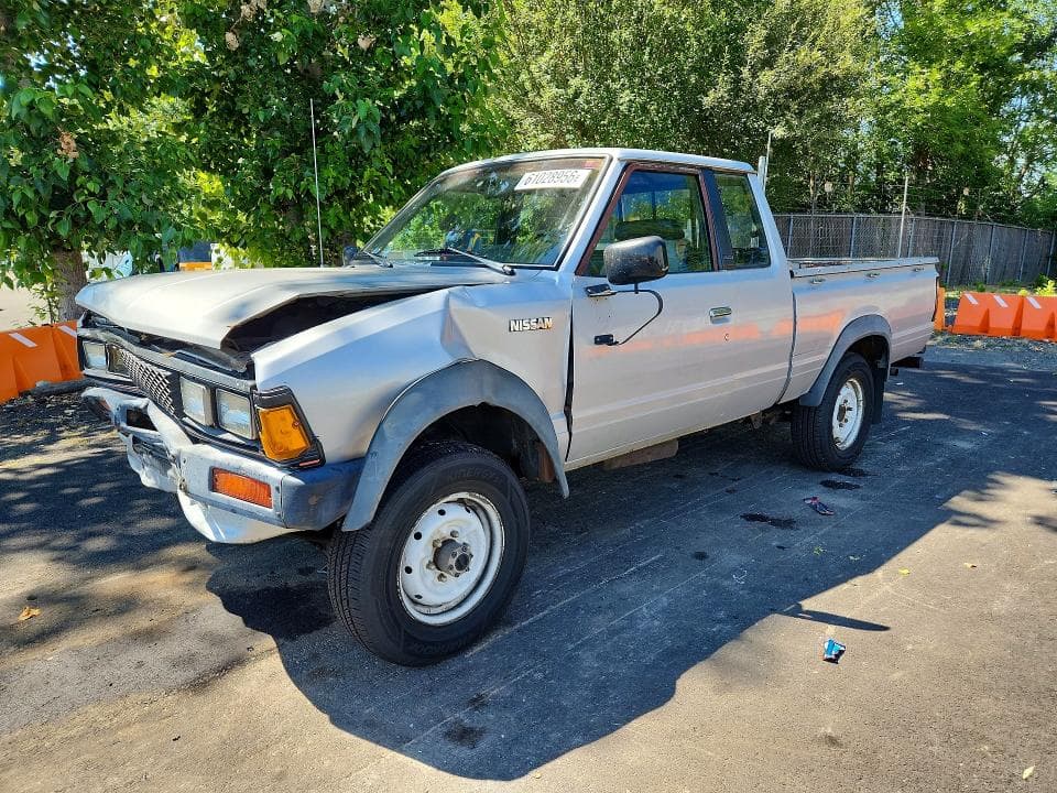 1984 DATSUN 720 KING CAB 4X4