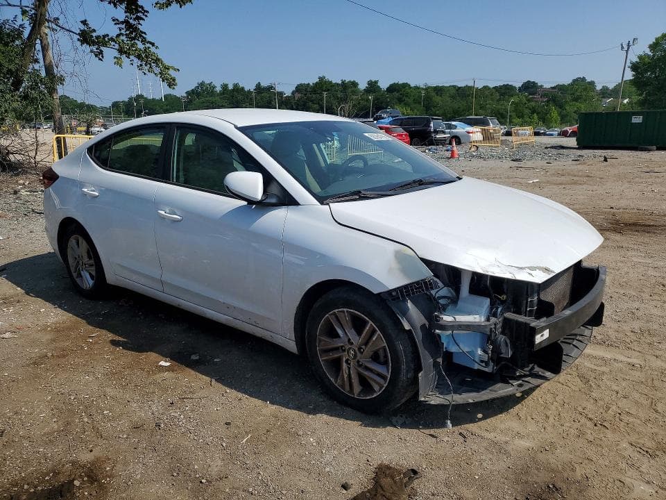 2019 HYUNDAI ELANTRA SEL 4