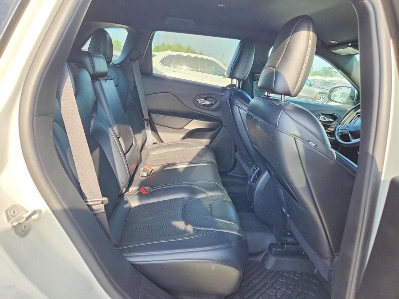 2019 JEEP CHEROKEE LIMITED 10