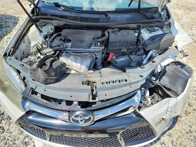 2017 TOYOTA CAMRY SE 11
