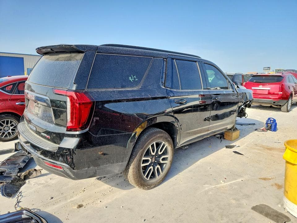 2023 GMC YUKON AT4 3