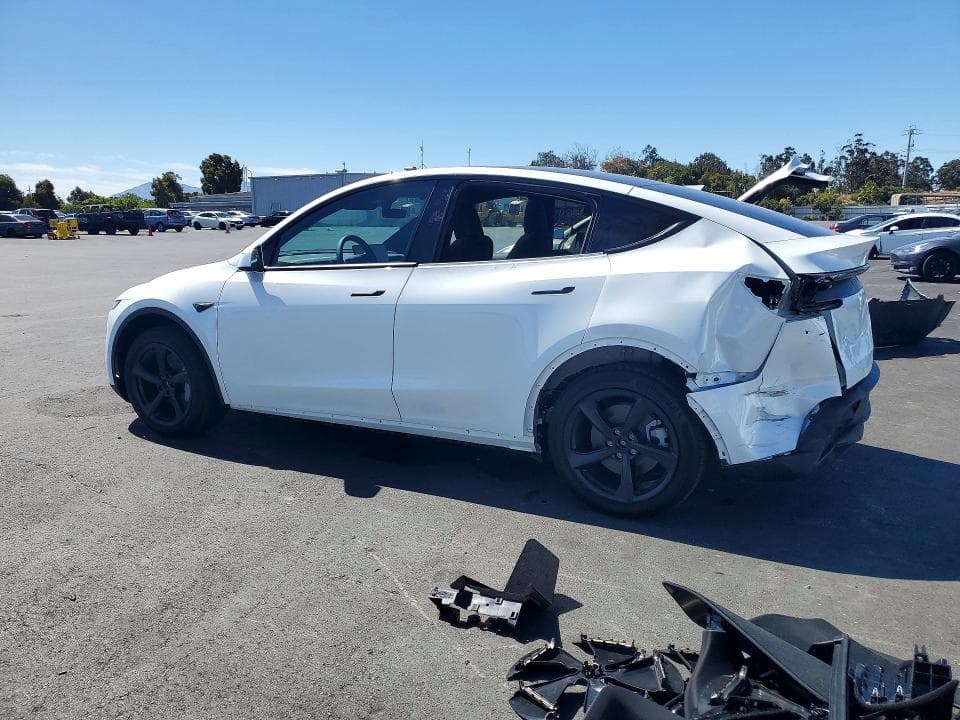 2026 TESLA MODEL Y 2