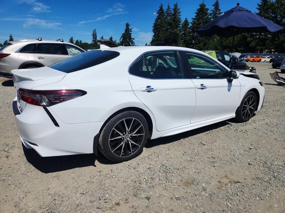 2024 TOYOTA CAMRY HYBRID SE 3