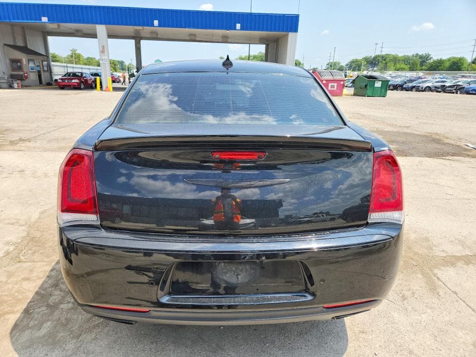 2017 CHRYSLER 300 S 6