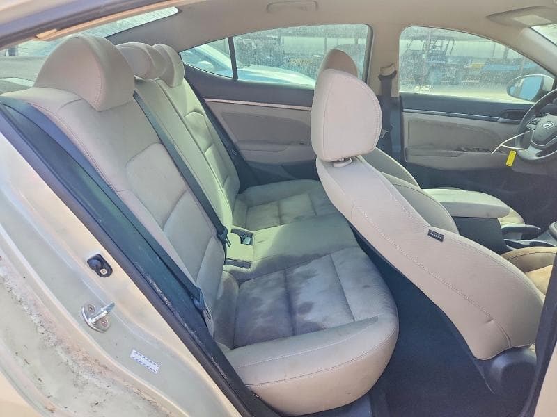 2017 HYUNDAI ELANTRA SE 10