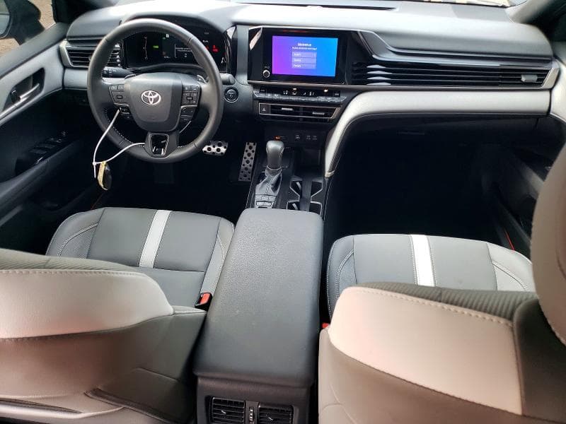 2026 TOYOTA CAMRY SE 8