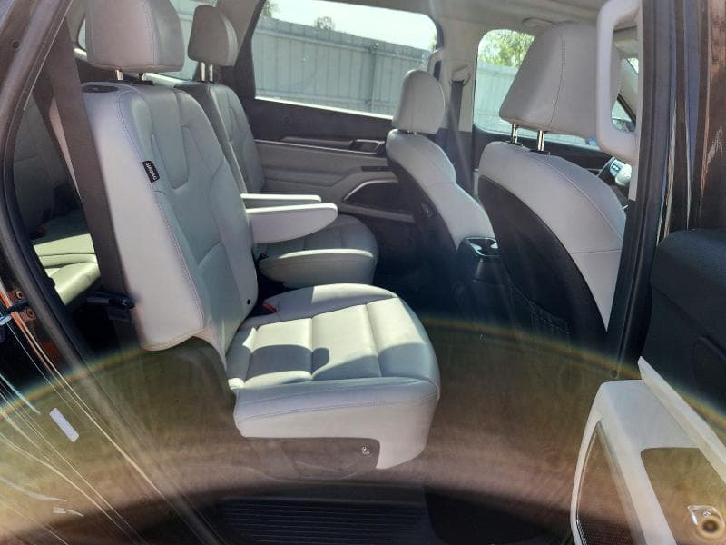2025 KIA TELLURIDE S 11