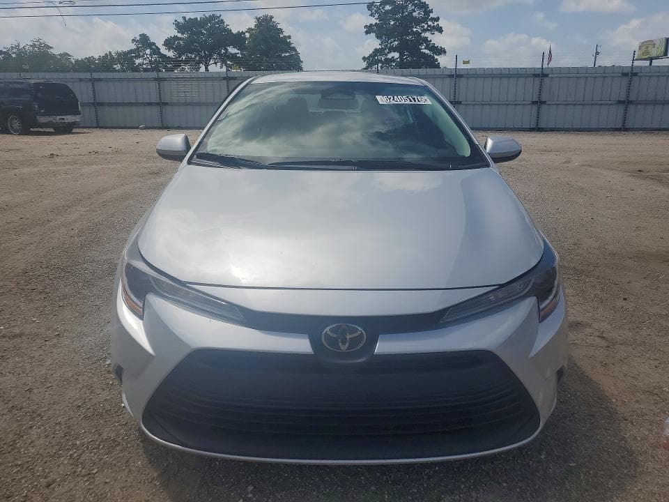 2026 TOYOTA COROLLA LE 5