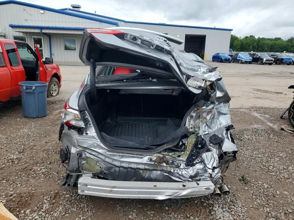 2019 TOYOTA CAMRY SE 6