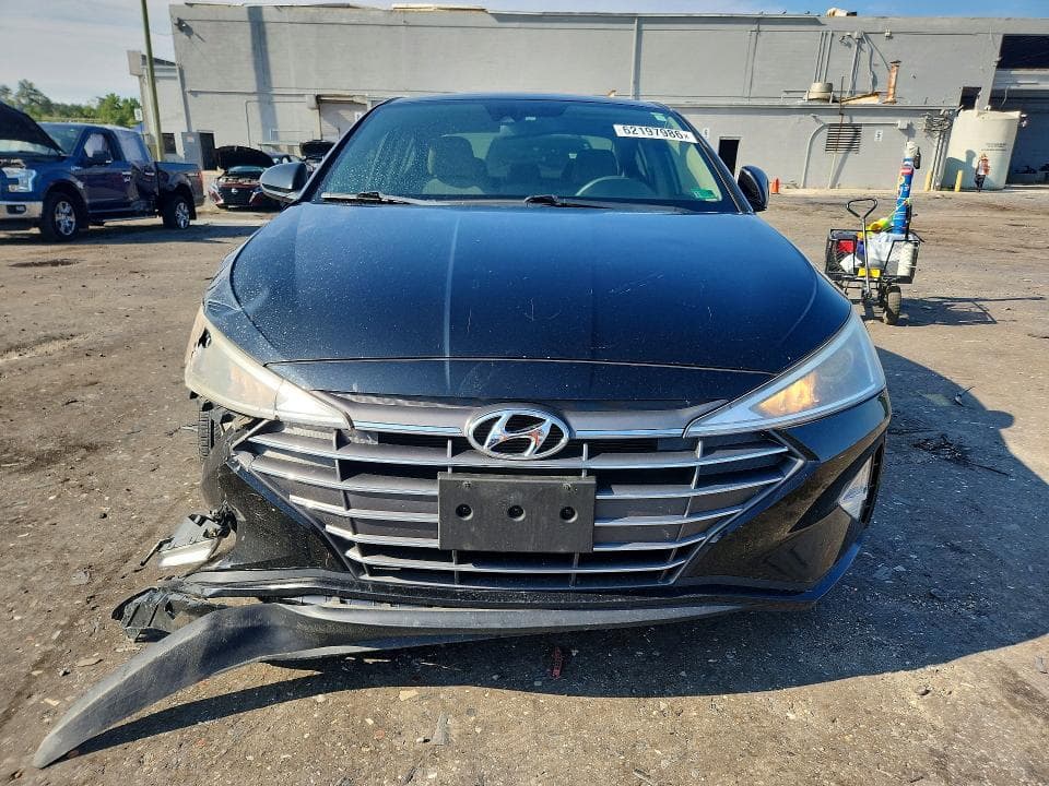 2020 HYUNDAI ELANTRA SEL 5