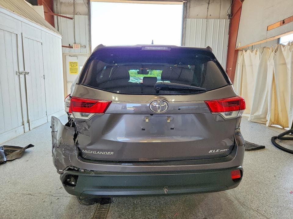 2019 TOYOTA HIGHLANDER XLE 6