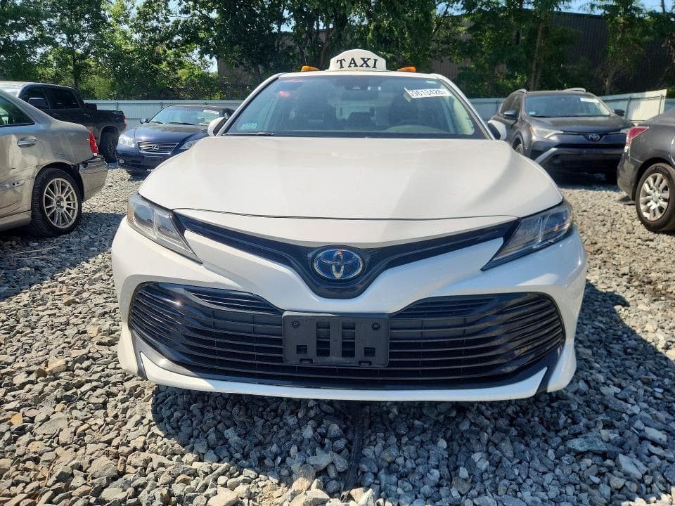 2020 TOYOTA CAMRY LE 5