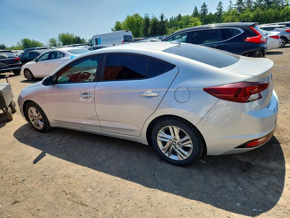 2019 HYUNDAI ELANTRA SE 2