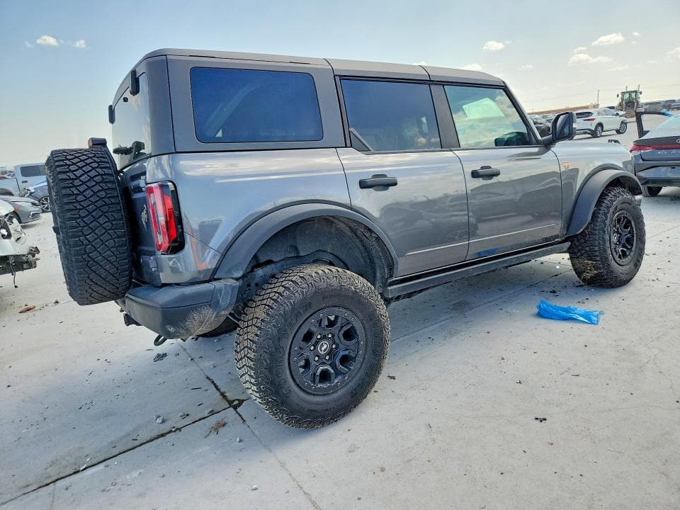 2023 FORD BRONCO BASE 3