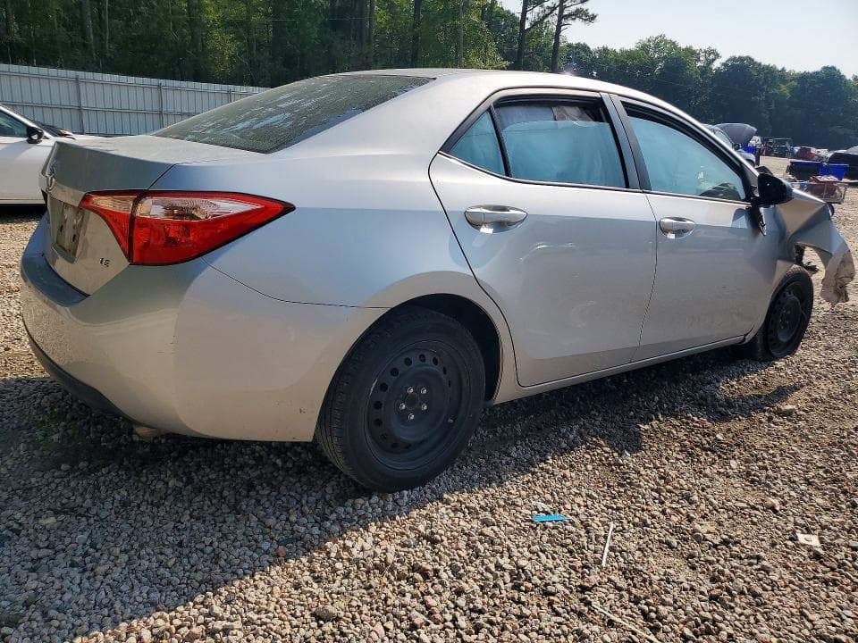 2017 TOYOTA COROLLA LE 3