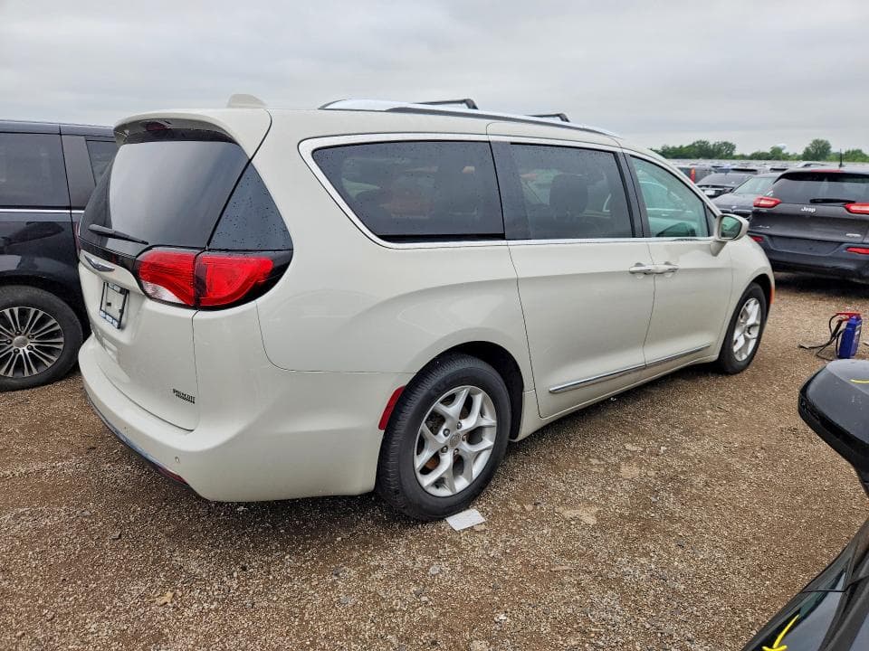 2017 CHRYSLER PACIFICA TOURING L PLUS 3