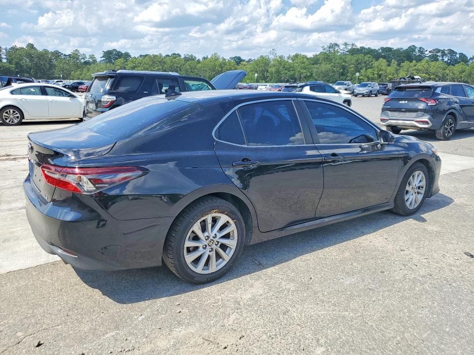 2022 TOYOTA CAMRY LE 3