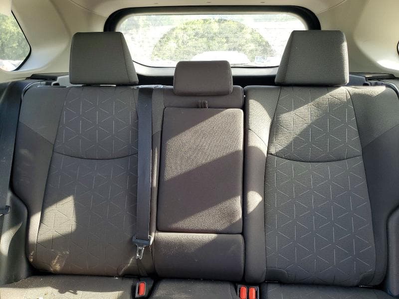 2020 TOYOTA RAV4 XLE 10