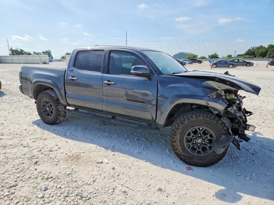 2022 TOYOTA TACOMA SR5 V6 4