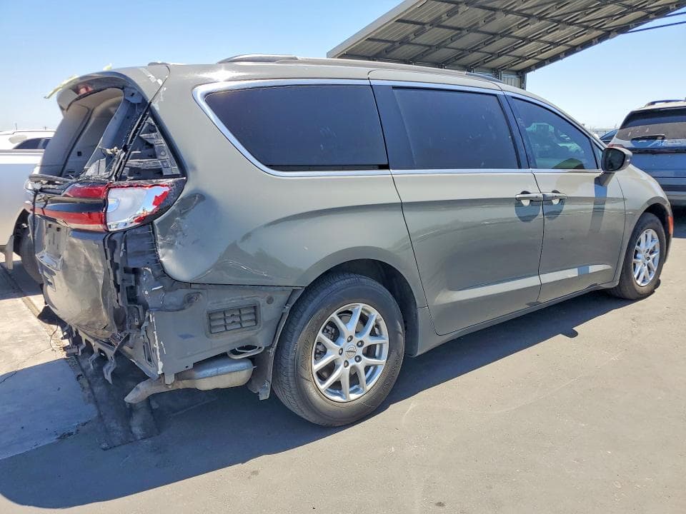 2022 CHRYSLER PACIFICA TOURING L 3