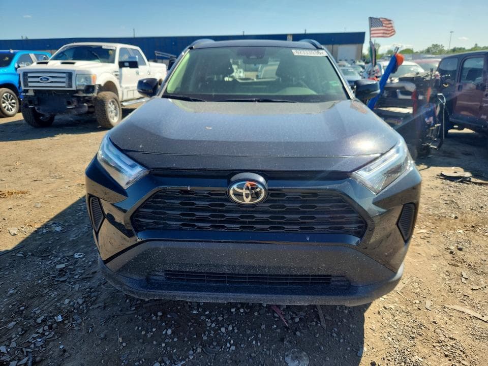 2023 TOYOTA RAV4 XLE 5