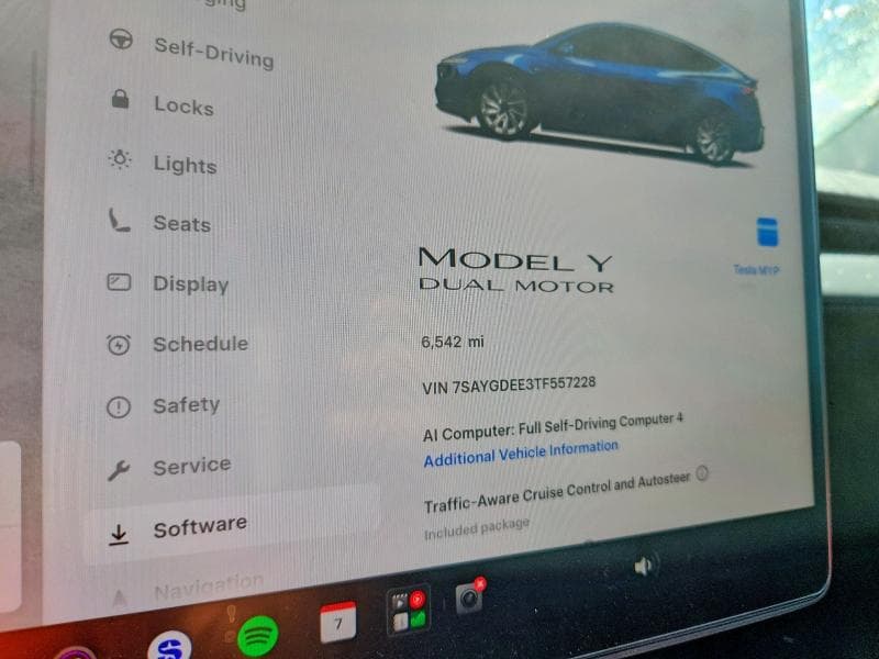 2026 TESLA MODEL Y 9