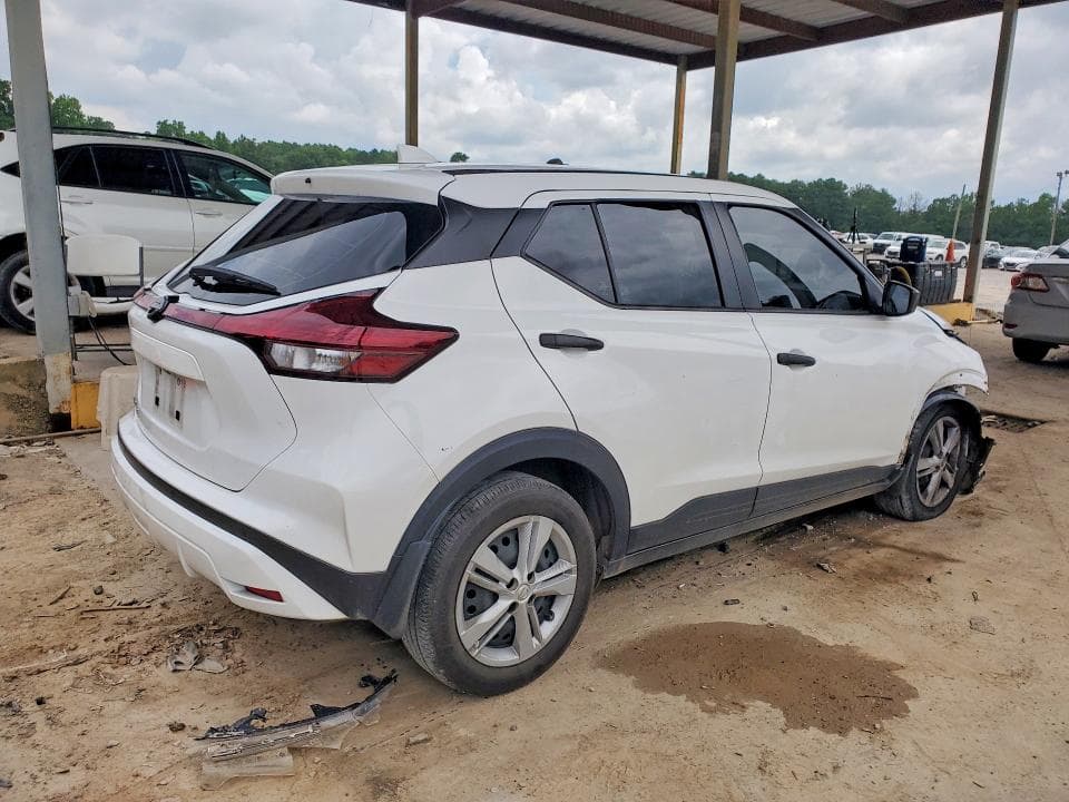 2024 NISSAN KICKS S 3