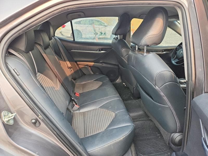 2019 TOYOTA CAMRY SE 10