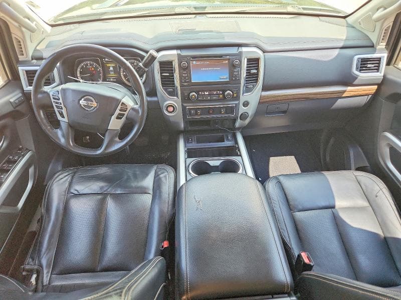 2017 NISSAN TITAN SL 8