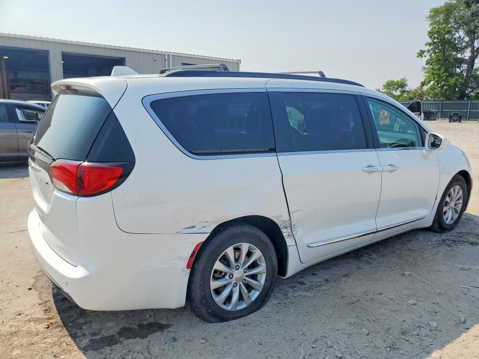 2017 CHRYSLER PACIFICA TOURING L 3
