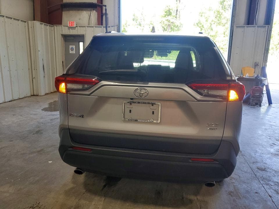 2022 TOYOTA RAV4 XLE 6