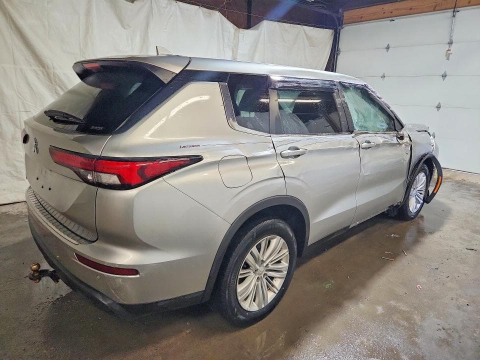 2022 MITSUBISHI OUTLANDER ES 3