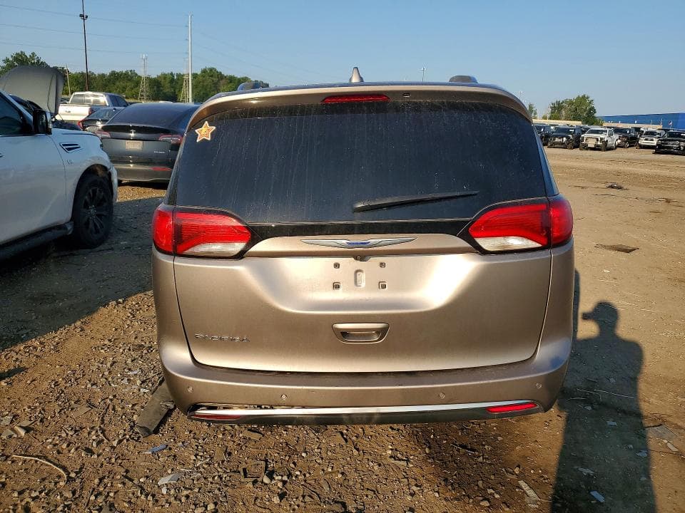 2018 CHRYSLER PACIFICA TOURING L PLUS 6