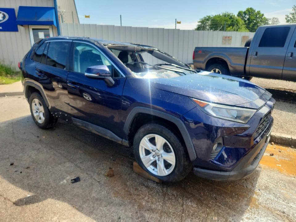 2021 TOYOTA RAV4 XLE 4