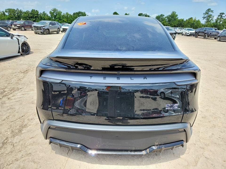 2026 TESLA MODEL Y 6