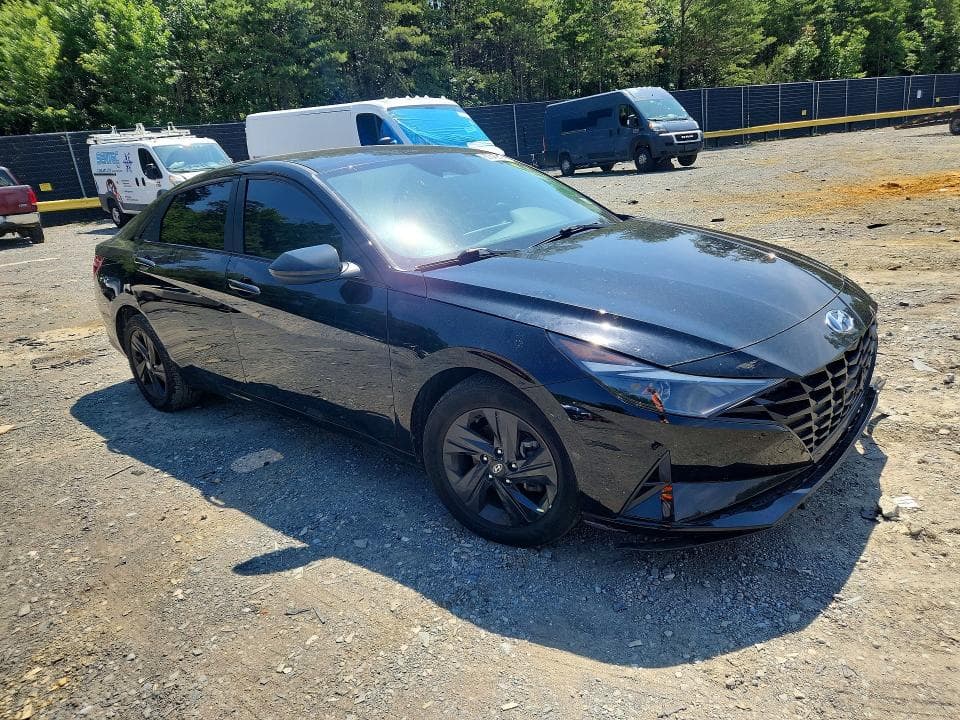 2023 HYUNDAI ELANTRA SEL 4