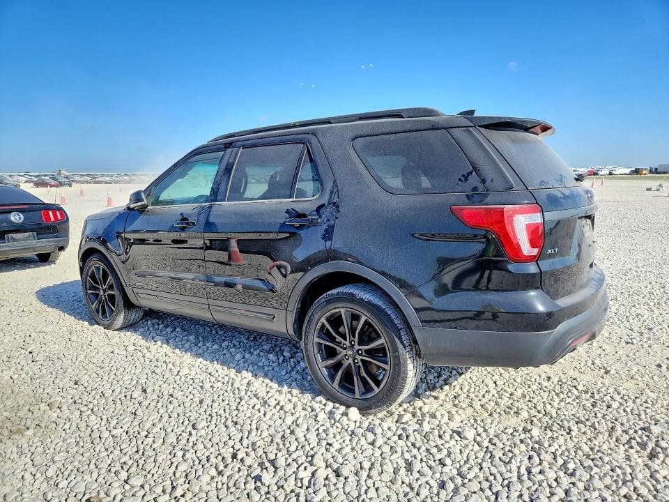 2017 FORD EXPLORER XLT 2