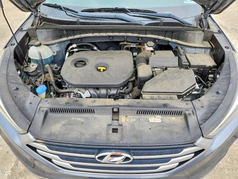 2017 HYUNDAI TUCSON SE 12