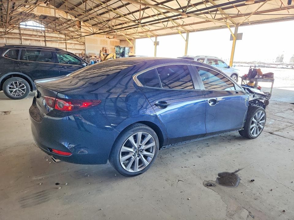 2021 MAZDA 3 SELECT 3