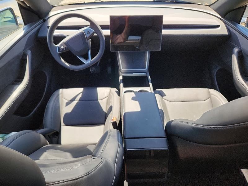 2026 TESLA MODEL Y 8