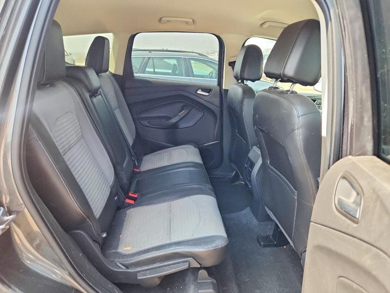 2017 FORD ESCAPE SE 11