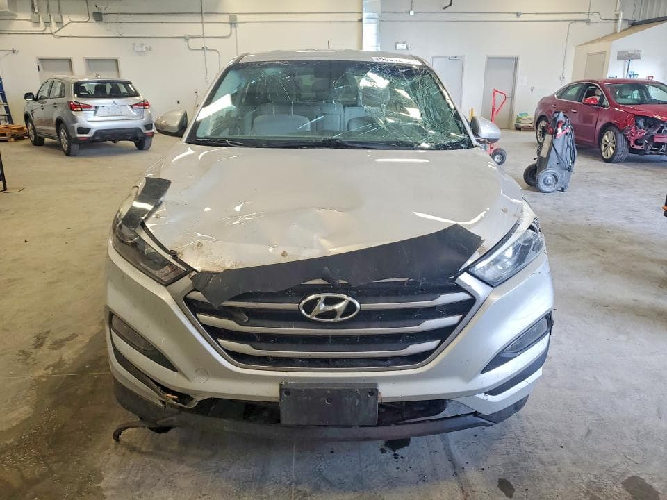 2017 HYUNDAI TUCSON SE 5
