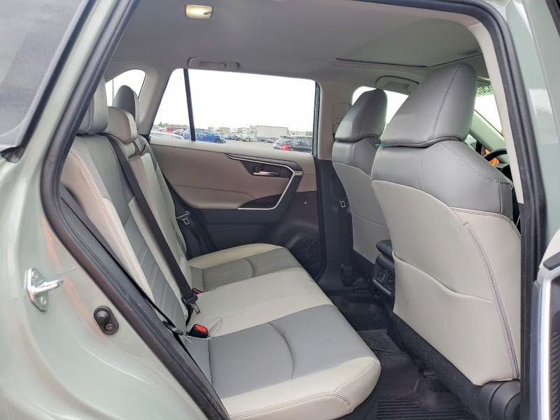 2022 TOYOTA RAV4 XLE PREMIUM 11