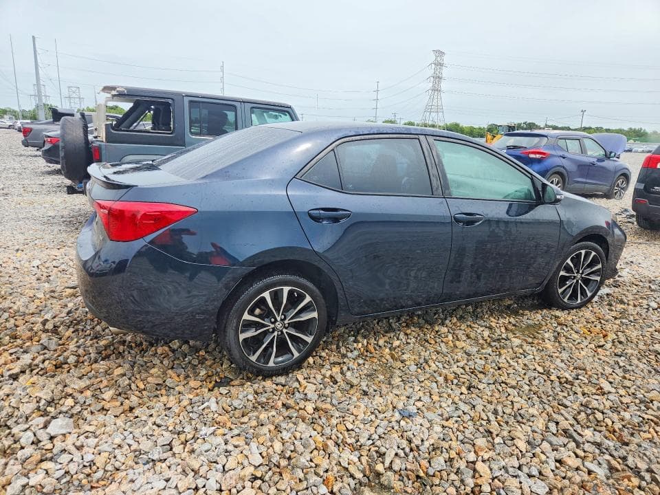 2018 TOYOTA COROLLA SE 3