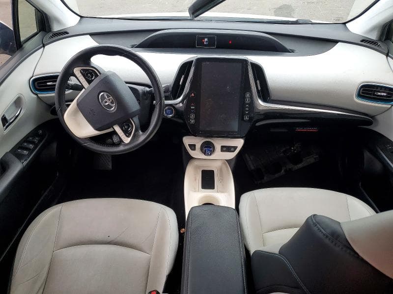 2018 TOYOTA PRIUS FOUR 8
