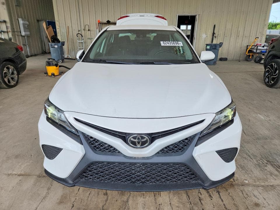 2020 TOYOTA CAMRY SE 5